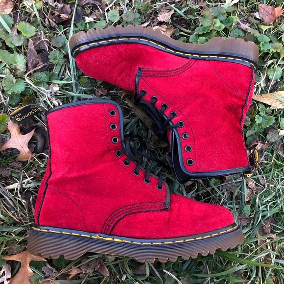 Vintage Dr. Martens Velvet Boots - Picture 4 of 12